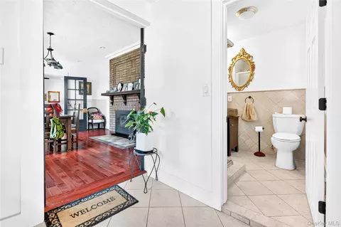 Entry Way - 5646 Post Rd, New York, NY 10471 photo 4 of 8