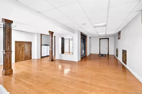 Entry Way - 5646 Post Rd, New York, NY 10471 photo 7 of 8