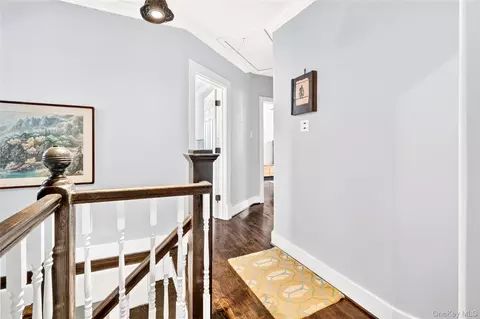 Entry Way - 5646 Post Rd, New York, NY 10471 photo 5 of 8