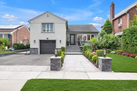 26 Abrams Pl, Lynbrook, NY 11563