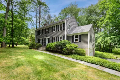 29 Cartway Ln W, Bedford, NY 10506