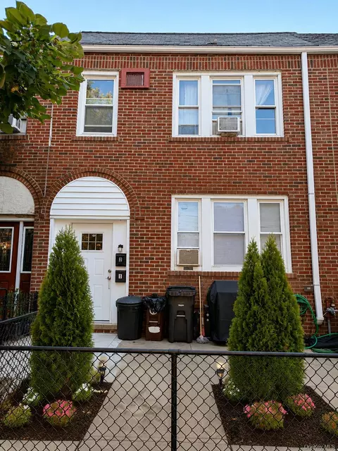 4850 45th St, New York, NY 11377