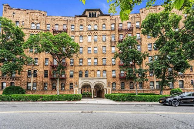 8344 Lefferts Blvd #3D, New York, NY 11415