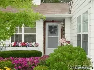 110 Theodore Dr #110, Coram, NY 11727