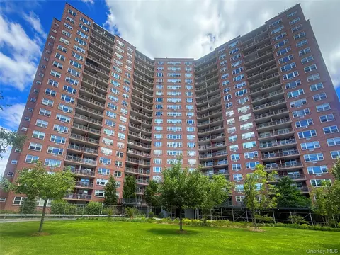 5900 Arlington Ave #4B, New York, NY 10471