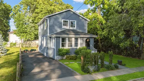 244 Sheridan St, North Hempstead, NY 11590