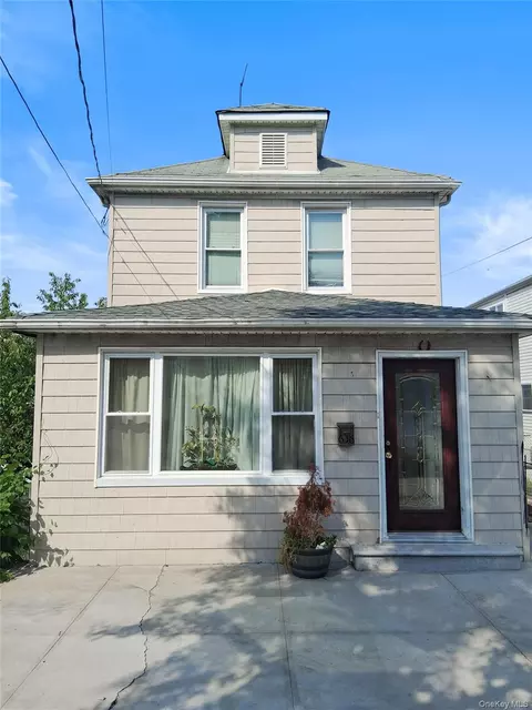 636 Logan Ave, New York, NY 10465