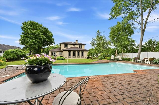 447 Sayville Blvd, Sayville, NY 11782