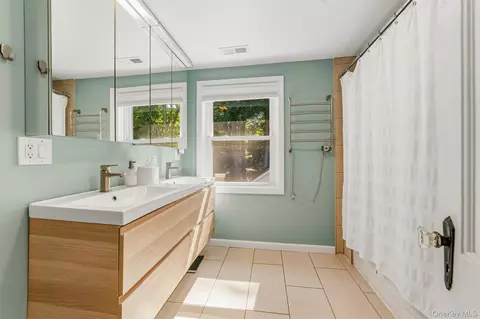 Bath - 7 Brook Pl, Ossining, NY 10562 photo 1 of 1