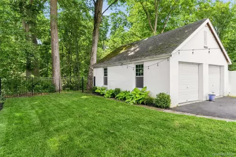Exterior - 7 Brook Pl, Ossining, NY 10562 photo 8 of 8