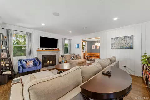 Living - 7 Brook Pl, Ossining, NY 10562 photo 3 of 3