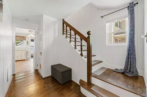 Entry Way - 7 Brook Pl, Ossining, NY 10562 photo 2 of 4