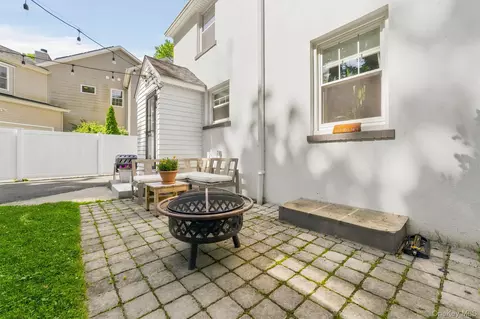 Exterior - 7 Brook Pl, Ossining, NY 10562 photo 5 of 8