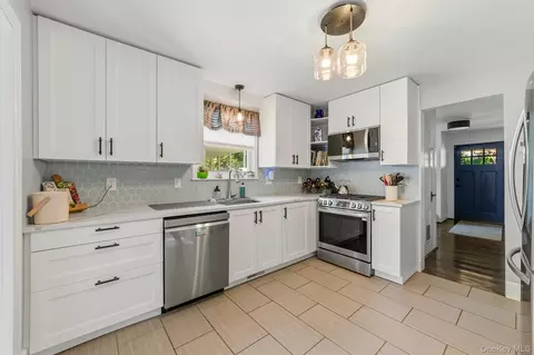 Kitchen - 7 Brook Pl, Ossining, NY 10562 photo 2 of 4
