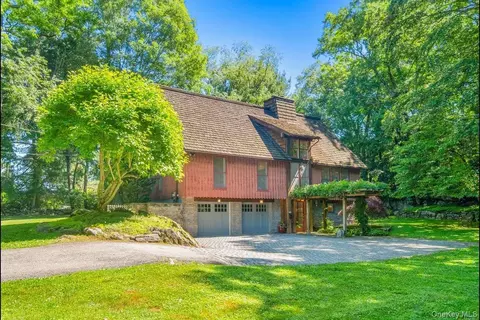 1821 Spring Valley Rd, Yorktown, NY 10562