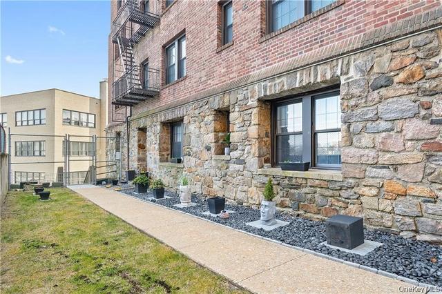 23 Old Mamaroneck Rd #ST4, White Plains, NY 10605