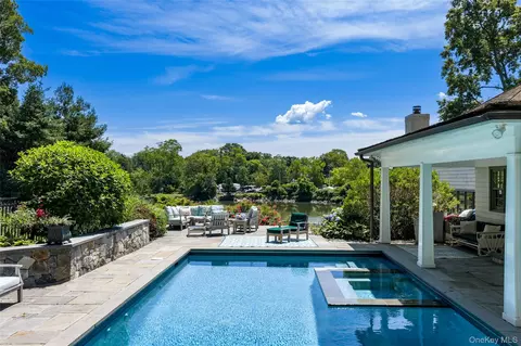 Exterior - 87 Hix Ave, Rye, NY 10580 photo 2 of 7