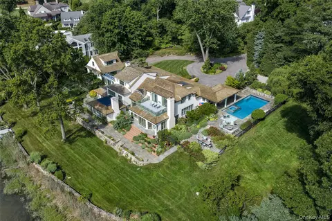 View/Area - 87 Hix Ave, Rye, NY 10580 photo 2 of 8