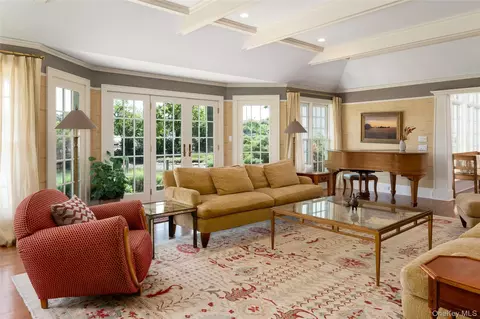 Living - 87 Hix Ave, Rye, NY 10580 photo 2 of 4
