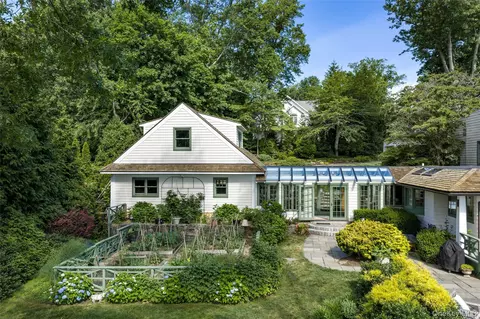 Exterior - 87 Hix Ave, Rye, NY 10580 photo 5 of 7