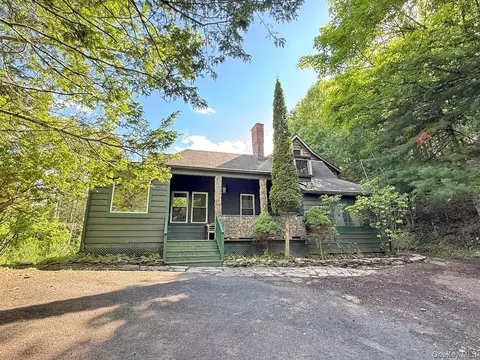 11 Nordic Dr, Woodstock, NY 12498