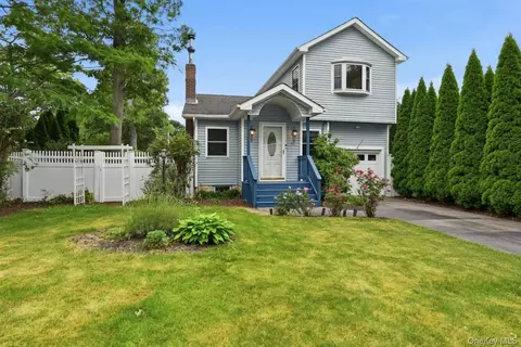 58 Seawanhaka Ave, Nesconset, NY 11767