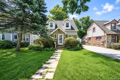 850 Linden Ave, Baldwin, NY 11510