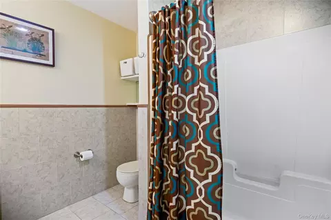 Bath - 32 Juniper Ave, Patchogue, NY 11772 photo 2 of 3