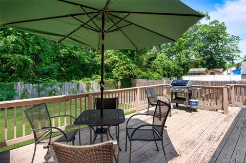 Exterior - 32 Juniper Ave, Patchogue, NY 11772 photo 3 of 8