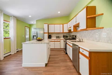 Kitchen - 32 Juniper Ave, Patchogue, NY 11772 photo 2 of 4