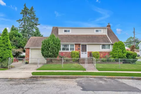 1389 B St, Elmont, NY 11003