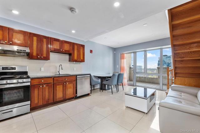 37-20 Prince St, New York, NY 11354