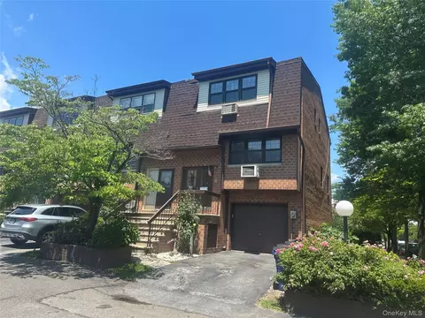 120-25 Ketch Ct, College Point, NY 11356