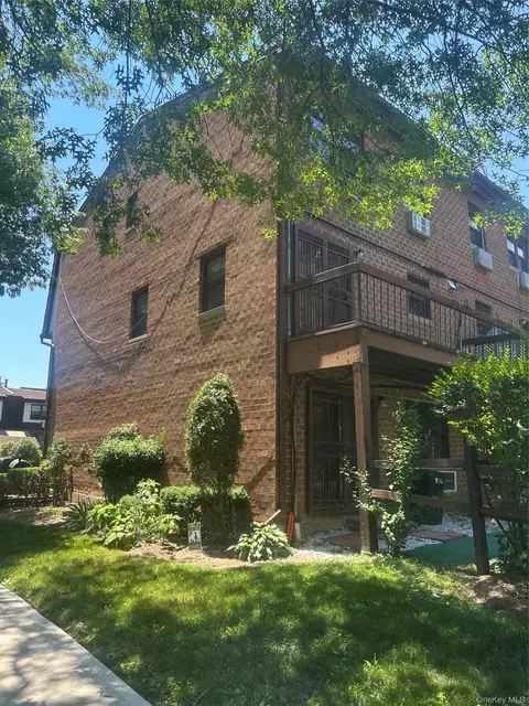 120-25 Ketch Ct, College Point, NY 11356