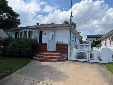 1799 Stone Ave, East Meadow, NY 11554