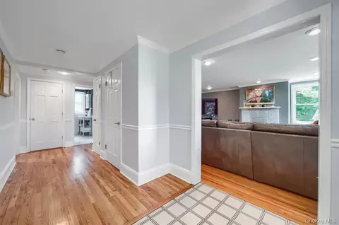Entry Way - 9 Echo Ln, Newburgh, NY 12550 photo 1 of 3