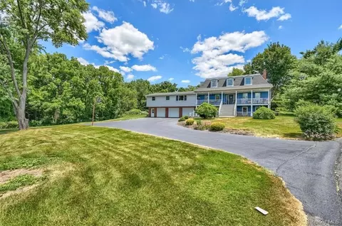 Exterior - 9 Echo Ln, Newburgh, NY 12550 photo 2 of 10