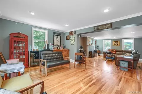 Living - 9 Echo Ln, Newburgh, NY 12550 photo 3 of 5