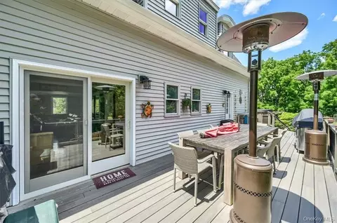 Exterior - 9 Echo Ln, Newburgh, NY 12550 photo 7 of 10