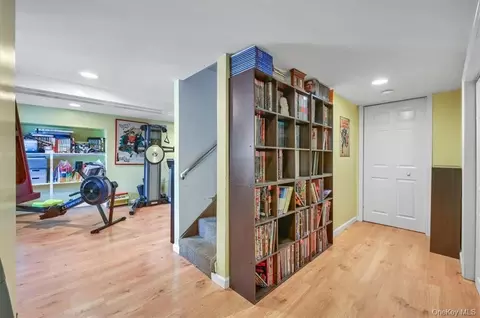 Entry Way - 9 Echo Ln, Newburgh, NY 12550 photo 3 of 3