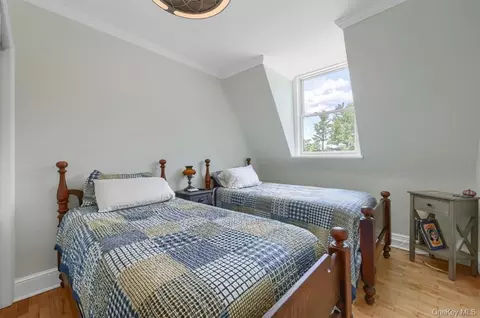 Bedroom - 9 Echo Ln, Newburgh, NY 12550 photo 2 of 4