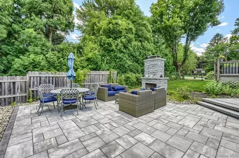 Exterior - 9 Echo Ln, Newburgh, NY 12550 photo 9 of 10