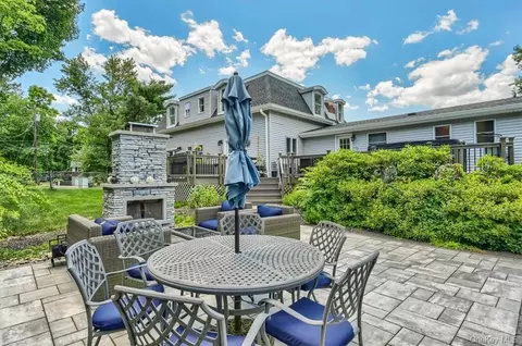 Exterior - 9 Echo Ln, Newburgh, NY 12550 photo 8 of 10