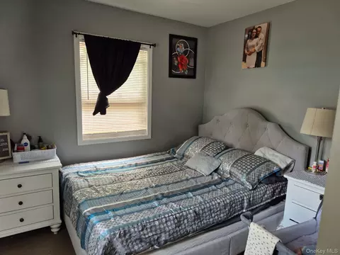 16 Pilot St, Hempstead, NY 11550 photo 2