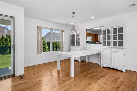 Dining - 174 Adele Ct, Riverhead, NY 11901 photo 2 of 4