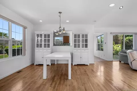 Dining - 174 Adele Ct, Riverhead, NY 11901 photo 3 of 4