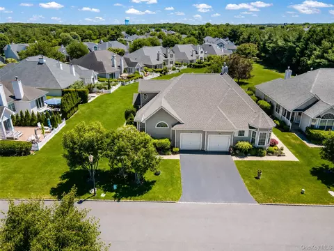 View/Area - 174 Adele Ct, Riverhead, NY 11901 photo 2 of 5