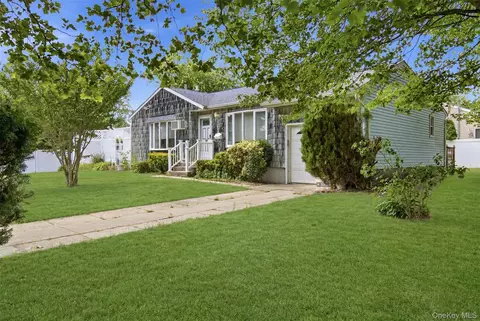 163 Islip Blvd, Islip Terrace, NY 11752