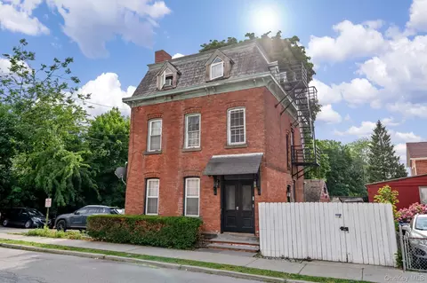 32 N Bridge St, Poughkeepsie, NY 12601