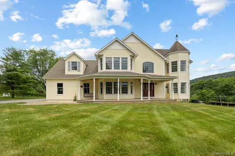 128 Old Pawling Rd, Dover, NY 12564